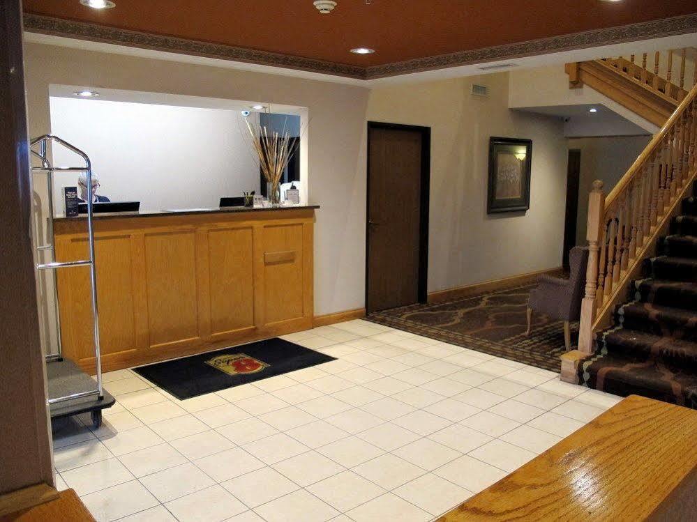 Super 8 by Wyndham Cloverdale Eksteriør bilde