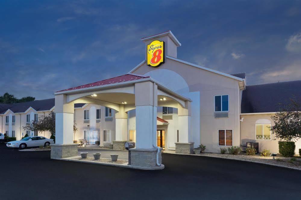 Super 8 by Wyndham Cloverdale Eksteriør bilde